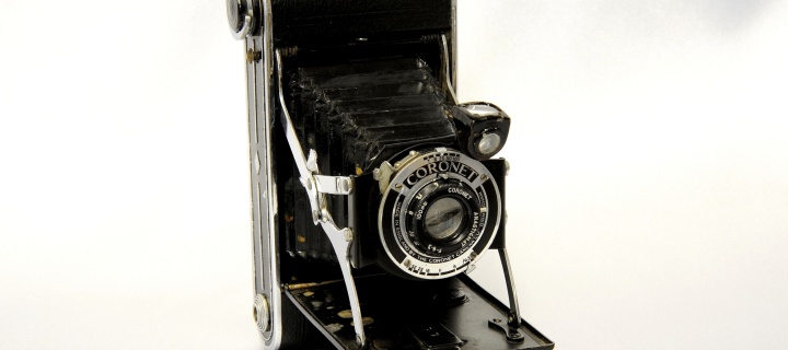 Обои Coronet Vintage Retro Camera 720x320