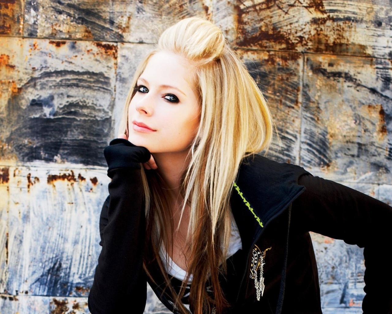 Avril Lavigne screenshot #1 1280x1024