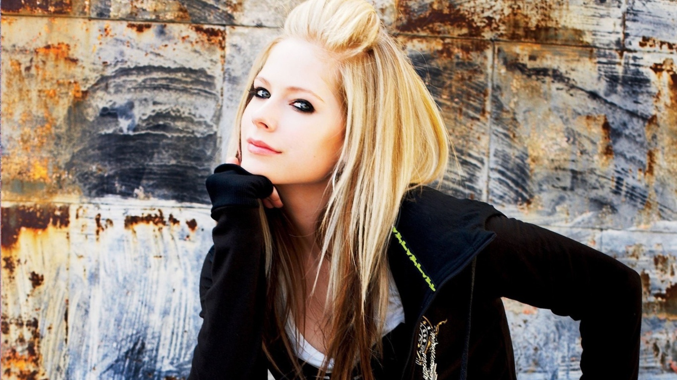 Обои Avril Lavigne 1366x768
