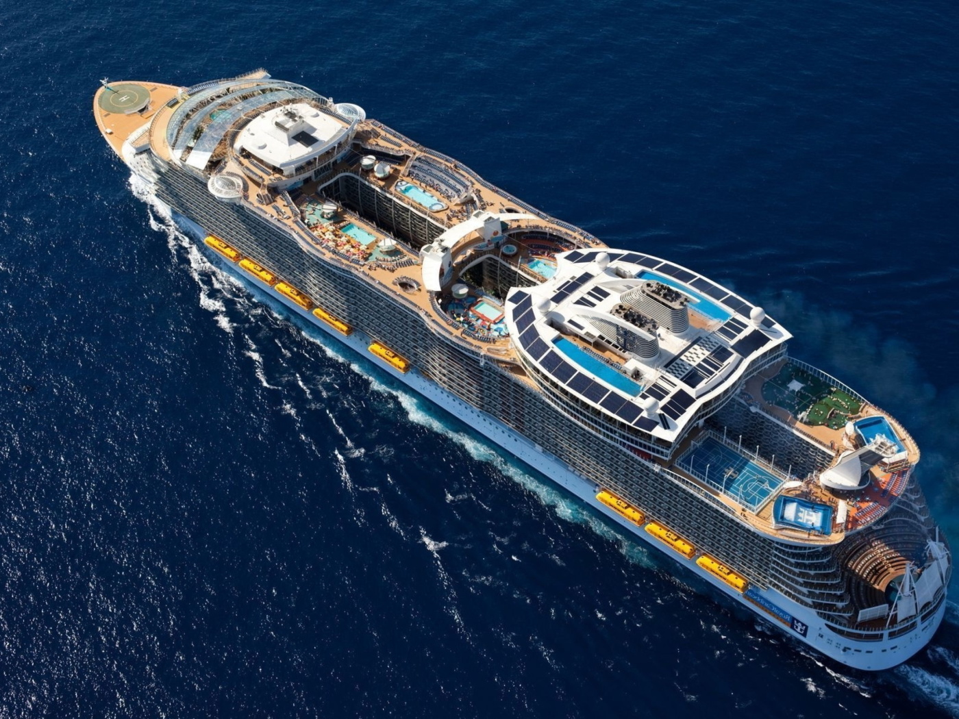 Fondo de pantalla Allure of the Seas Cruise Ship 1400x1050