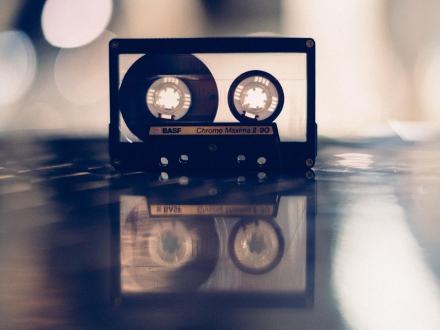 Das Compact Audio Cassette BASF Wallpaper 640x480