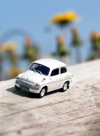 Mini Toy Car - Obrázkek zdarma pro 640x960