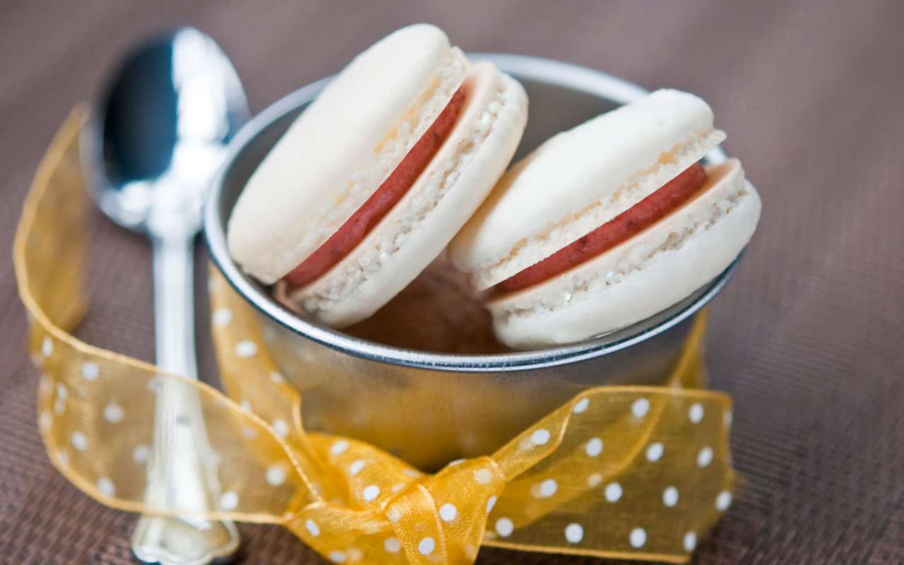 Macarons Decorate With Ribbons wallpaper 1280x800