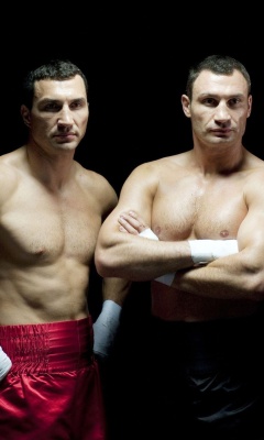 Screenshot №1 pro téma Klitschko brothers Wladimir and Vitali 240x400