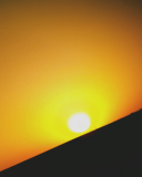 Screenshot №1 pro téma Black And Yellow Sun 128x160