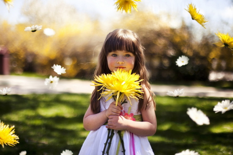 Sweet Child With Yellow Flower Bouquet wallpaper 480x320