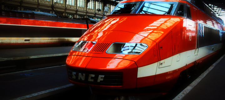 Screenshot №1 pro téma Orange High Speed Train 720x320