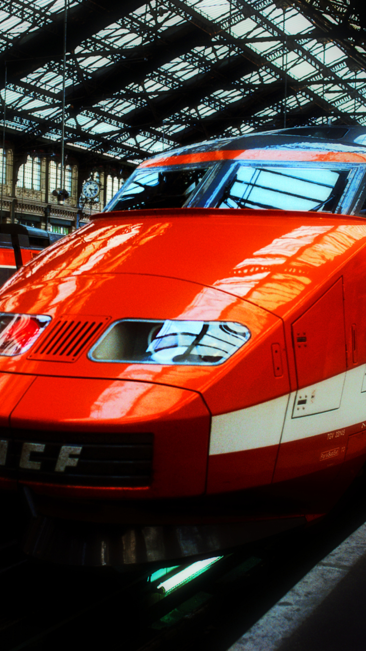 Fondo de pantalla Orange High Speed Train 750x1334