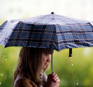 Kostenloses Girl With Umbrella Under The Rain Wallpaper für iPad 2