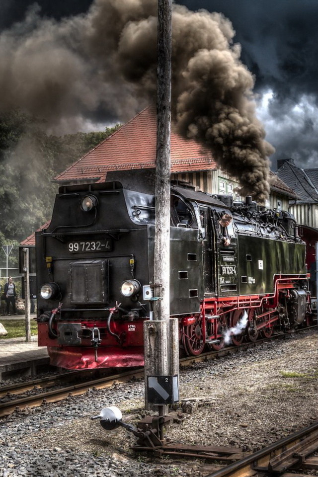 Обои Retro SteamPunk train on station 640x960
