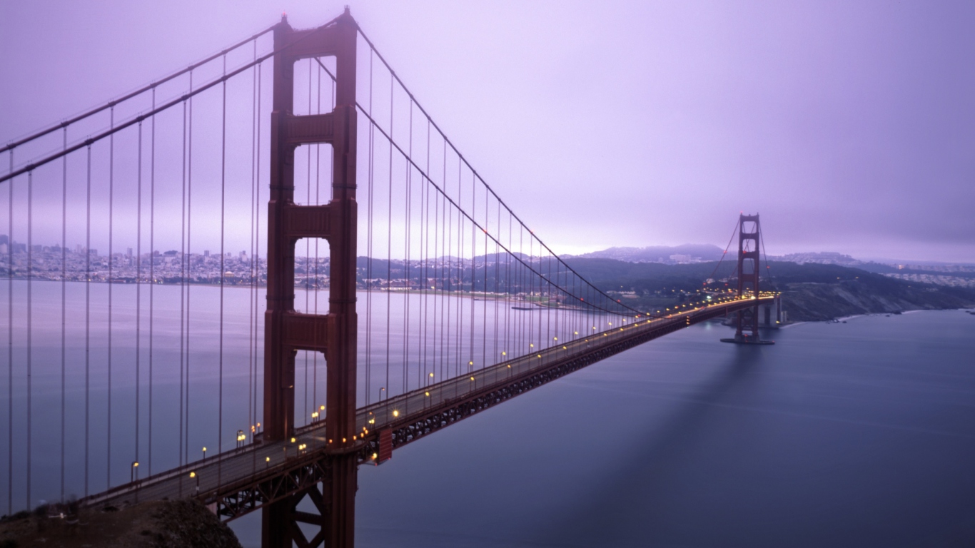 Fondo de pantalla Fog Surround Golden Gate 1366x768