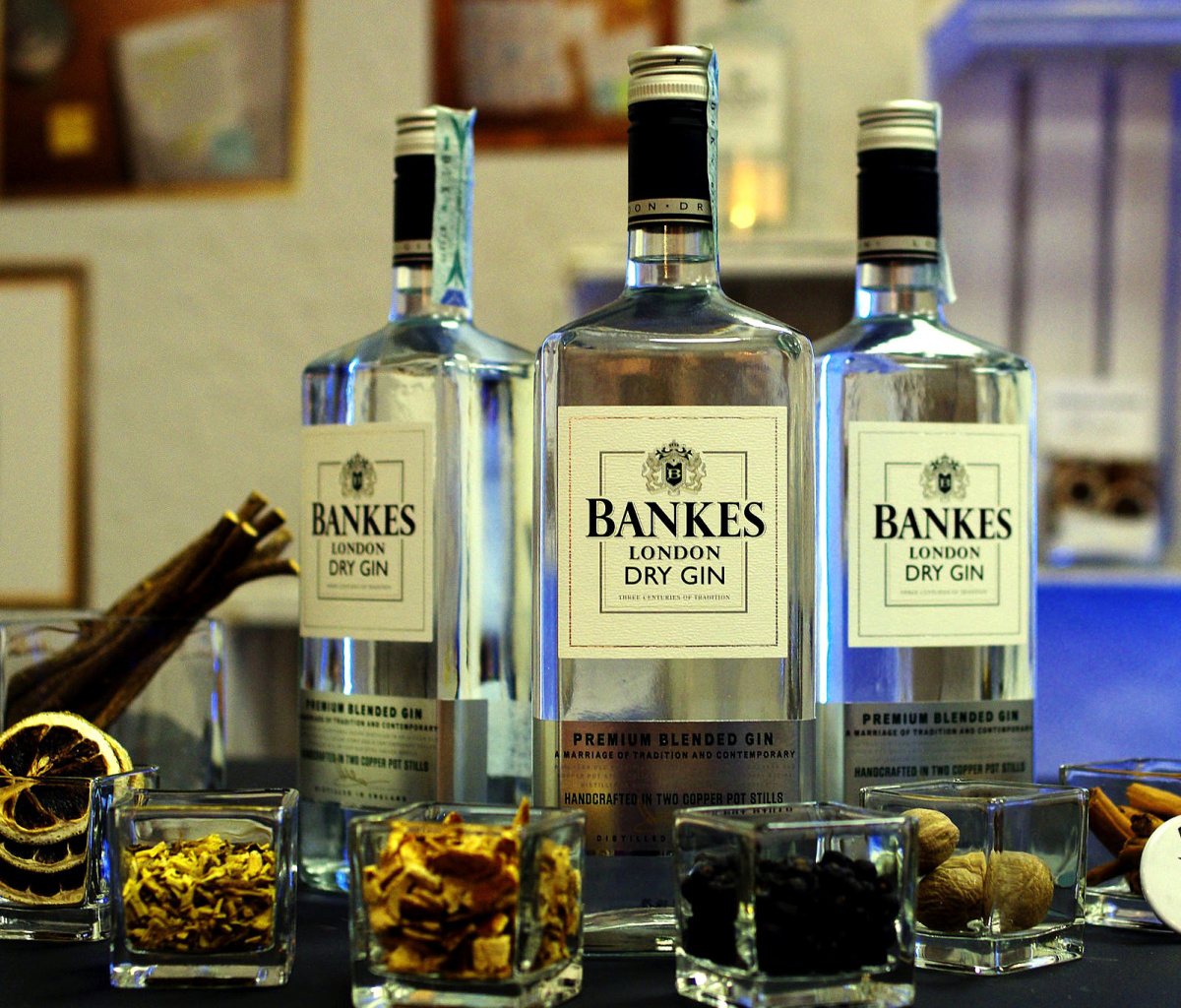 Dry Gin Bankers wallpaper 1200x1024