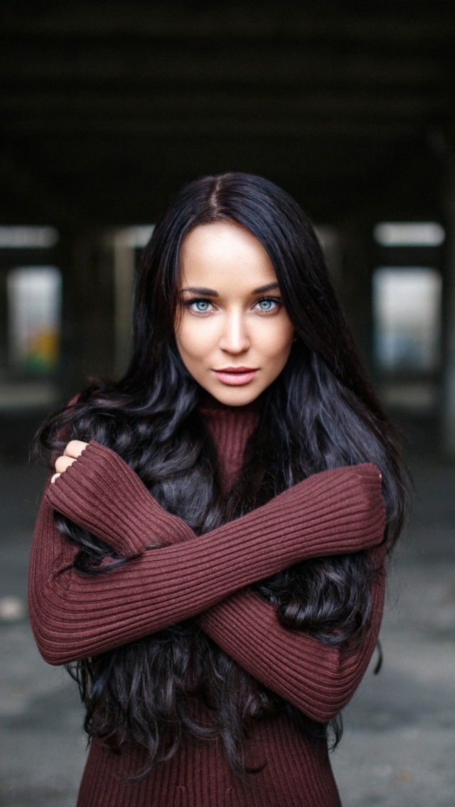 Angelina Petrova Brunette Girl screenshot #1 640x1136