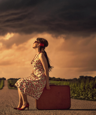 Girl Sitting On Luggage On Road - Obrázkek zdarma pro Nokia Lumia 1520