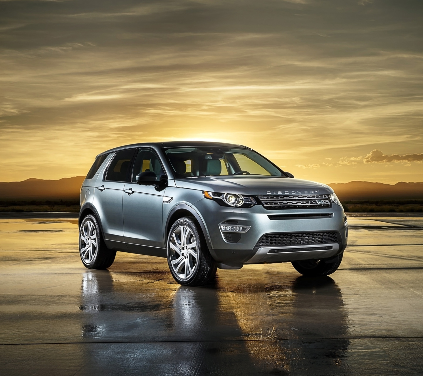 Land Rover Discovery Sport screenshot #1 1440x1280