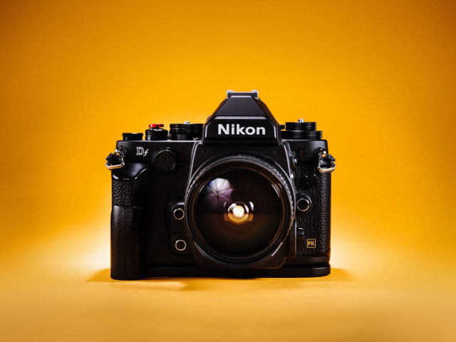 Nikon FX & DX wallpaper 640x480