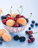 Plate Of Fruits And Berries screenshot #1 128x160
