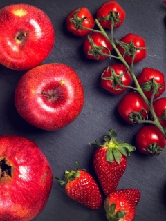 Das Red fruits and vegetables Wallpaper 240x320