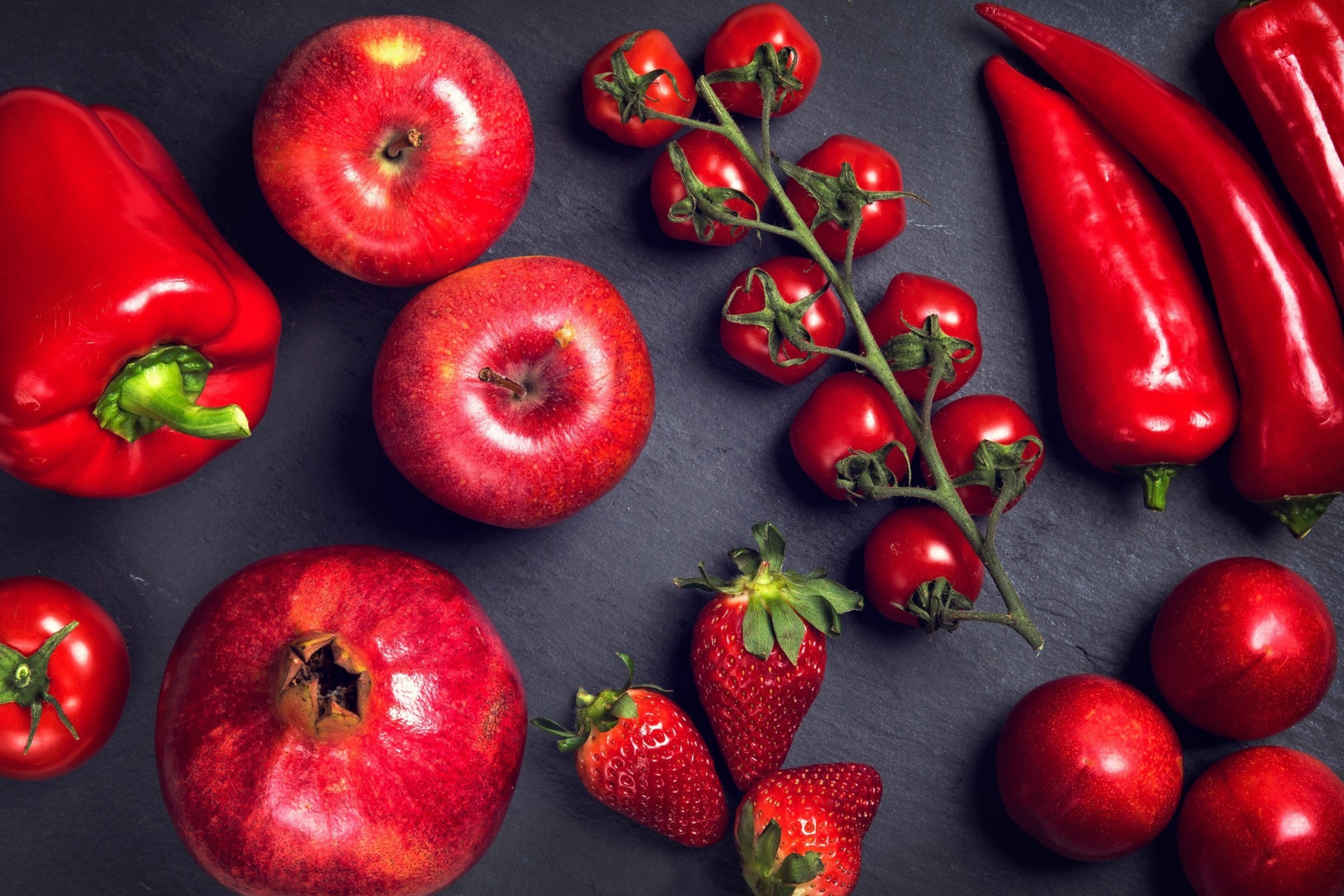 Fondo de pantalla Red fruits and vegetables 2880x1920