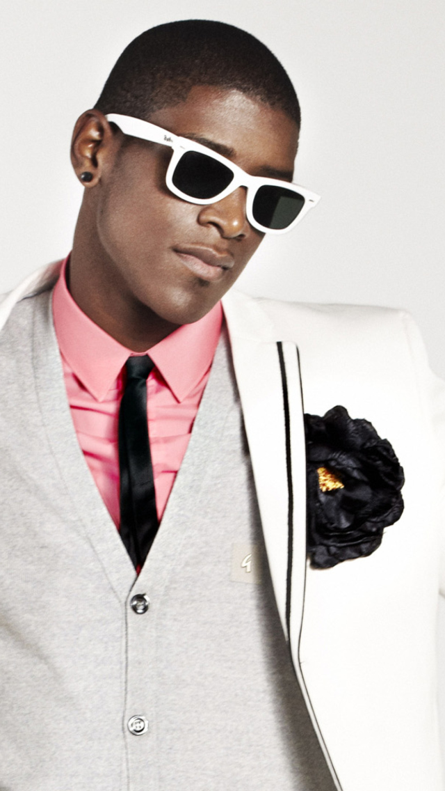 Screenshot №1 pro téma Labrinth Music 640x1136