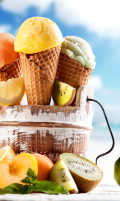 Das Meltdown Ice Cream on Beach Wallpaper 240x400
