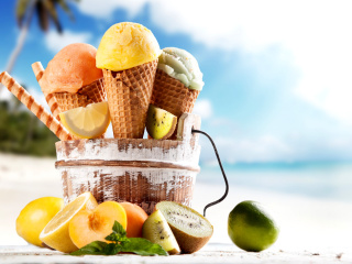 Обои Meltdown Ice Cream on Beach 320x240