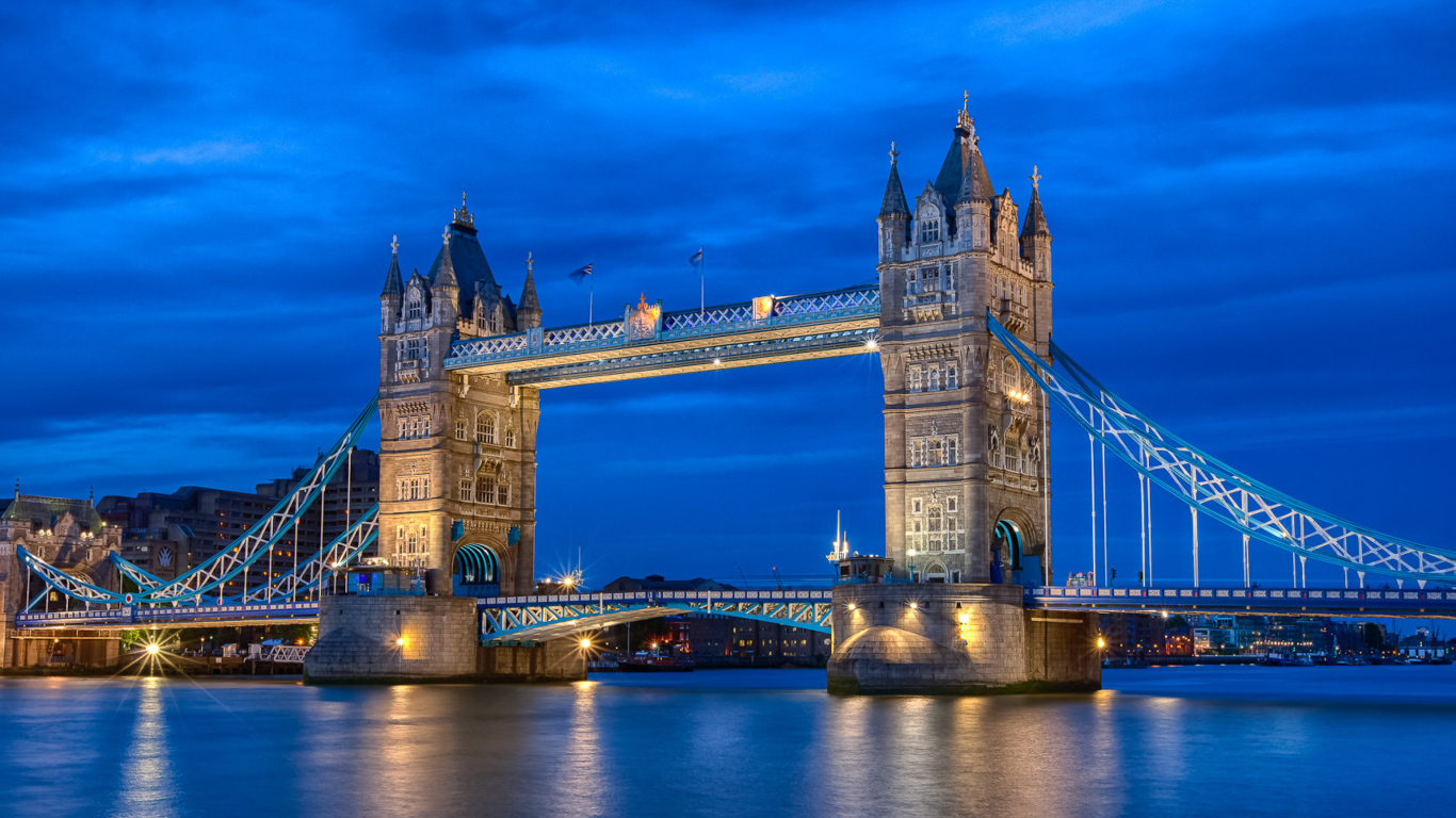 Sfondi Tower Bridge In London 1366x768
