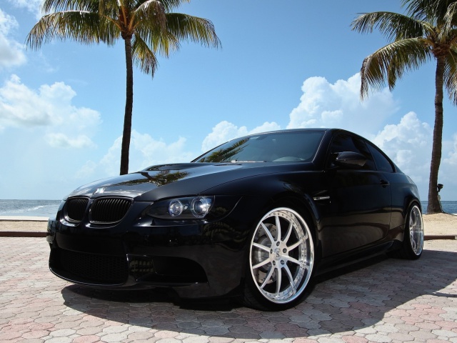 Fondo de pantalla BMW M3 E92 Black Edition 640x480