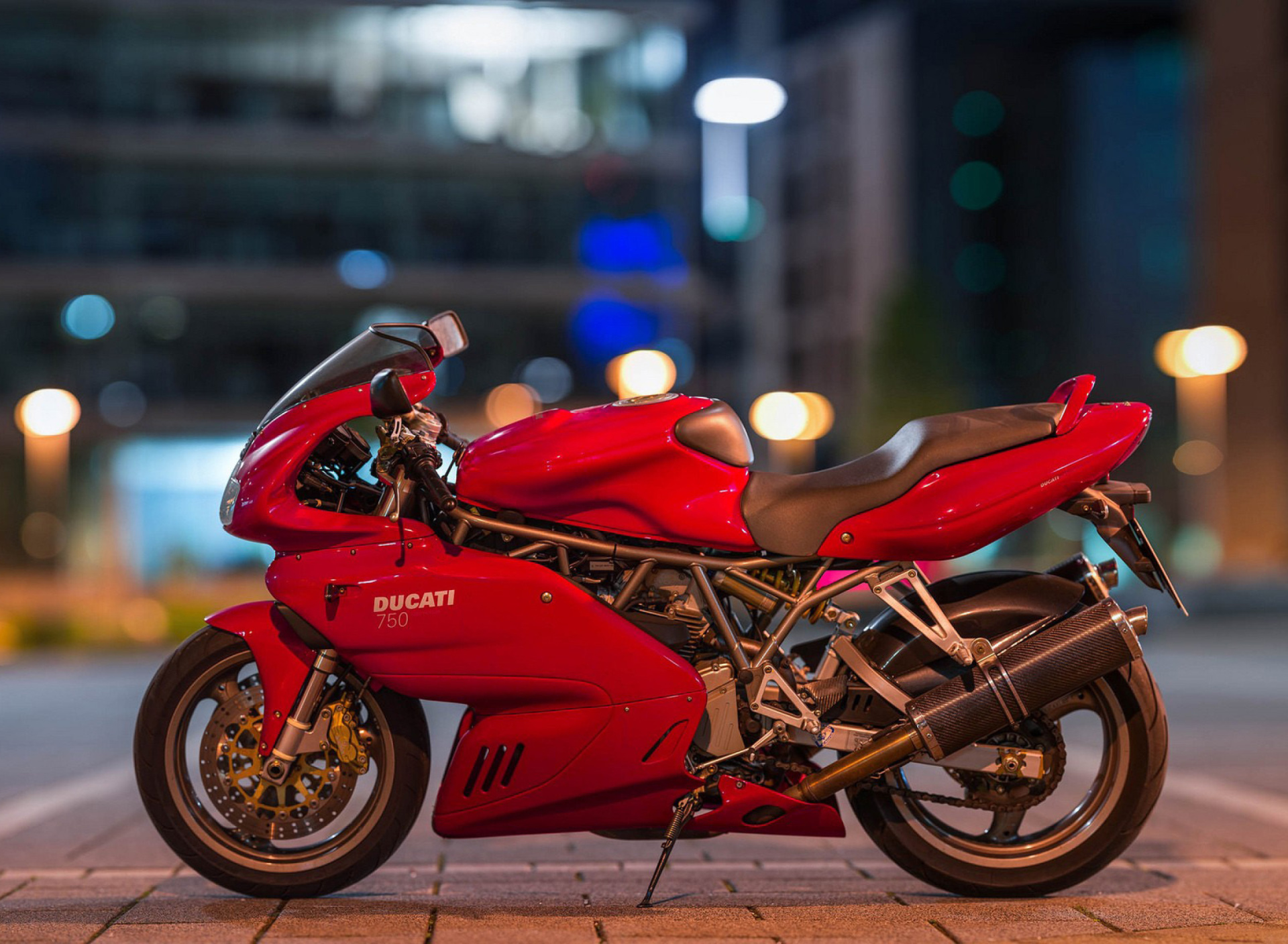 Fondo de pantalla Ducati 750 SS 1920x1408