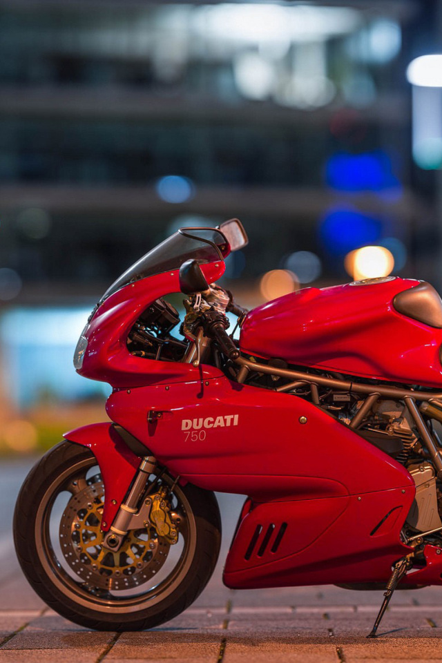 Fondo de pantalla Ducati 750 SS 640x960