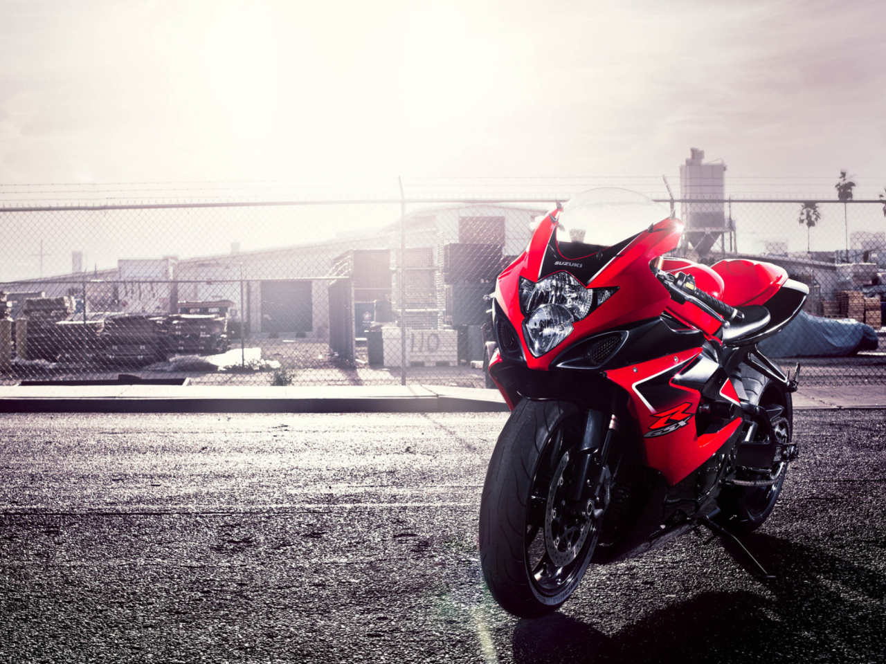 Suzuki GSX-R wallpaper 1280x960