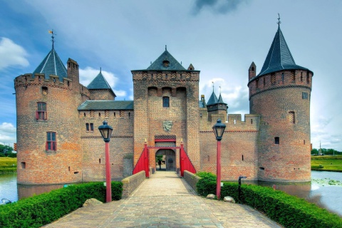 Muiderslot Castle in Netherlands wallpaper 480x320