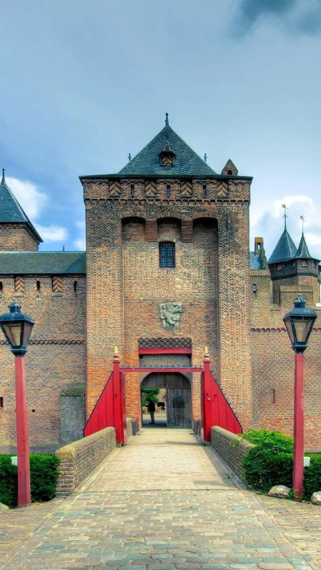 Sfondi Muiderslot Castle in Netherlands 640x1136
