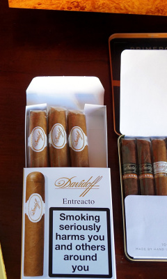 Fondo de pantalla Cuban Montecristo Cigars 240x400