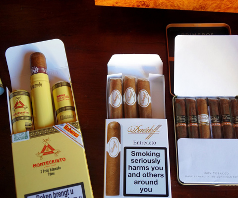 Screenshot №1 pro téma Cuban Montecristo Cigars 480x400