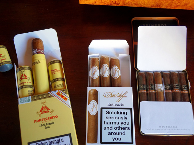 Fondo de pantalla Cuban Montecristo Cigars 640x480