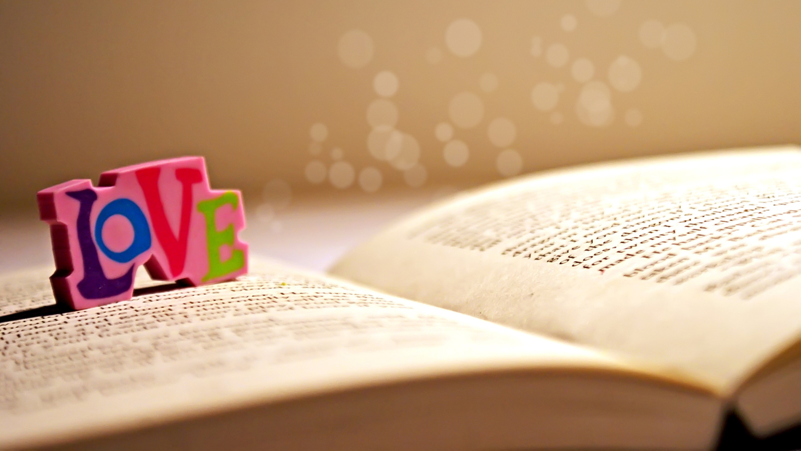 I Love Reading Books wallpaper 1600x900