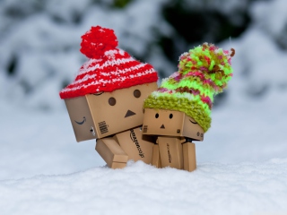 Das Danbo Is Scared By So Much Snow Wallpaper 320x240
