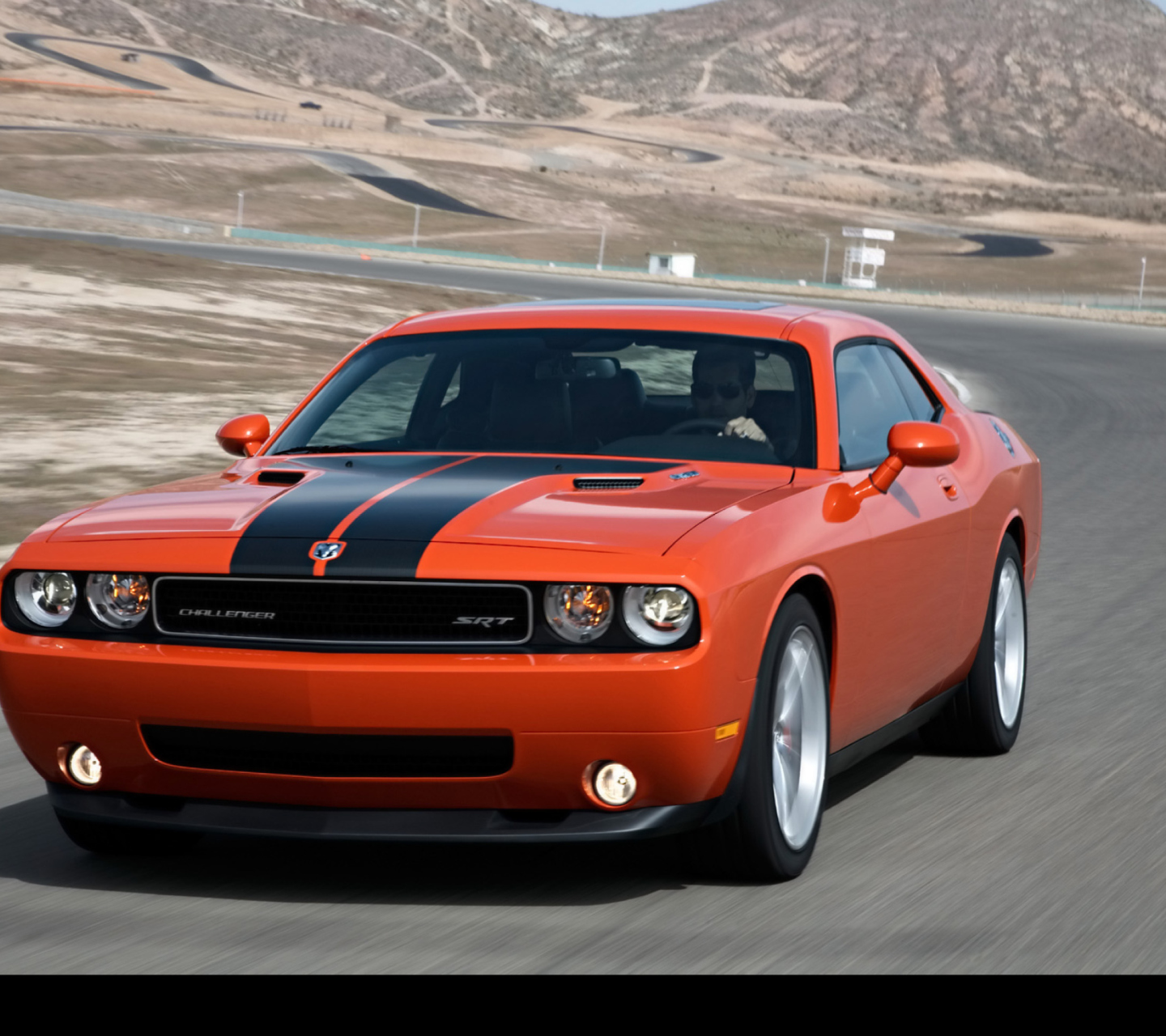 Dodge Challenger SRT8 wallpaper 1440x1280