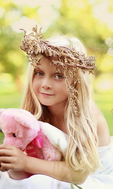 Screenshot №1 pro téma Little Girl With Pink Teddy 480x800