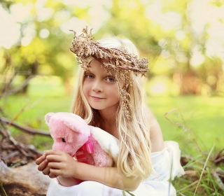 Little Girl With Pink Teddy - Obrázkek zdarma pro 1024x1024