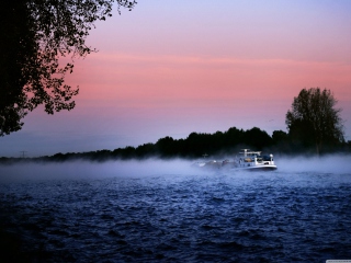 Das Amsterdam Rhine Canal Wallpaper 320x240