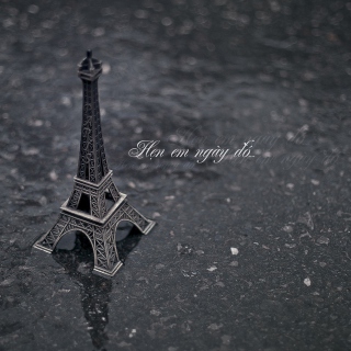 Toy Eiffel Tower Background for 128x128