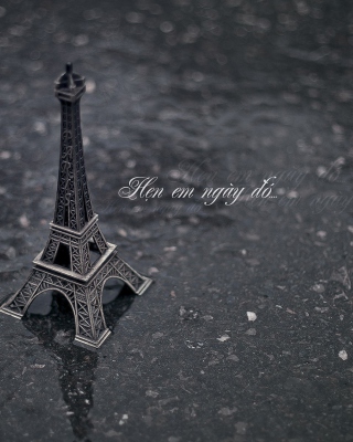 Toy Eiffel Tower - Obrázkek zdarma pro Nokia Asha 503