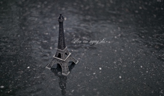 Toy Eiffel Tower - Obrázkek zdarma pro 1600x1200