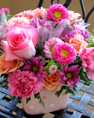 Roses and Carnations sfondi gratuiti per Nokia Asha 306
