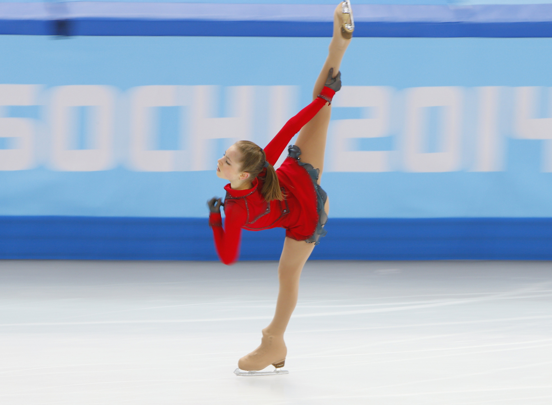 Screenshot №1 pro téma Yulia Lipnitskaya Ice Skater Sochi 2014 1920x1408