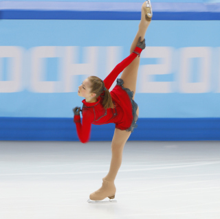 Обои Yulia Lipnitskaya Ice Skater Sochi 2014 на iPad 2