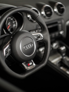 Screenshot №1 pro téma Audi Tt S Line Interior 240x320