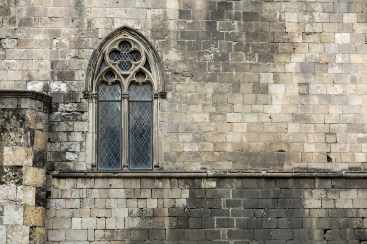 Das Windows and Stone Wall Wallpaper
